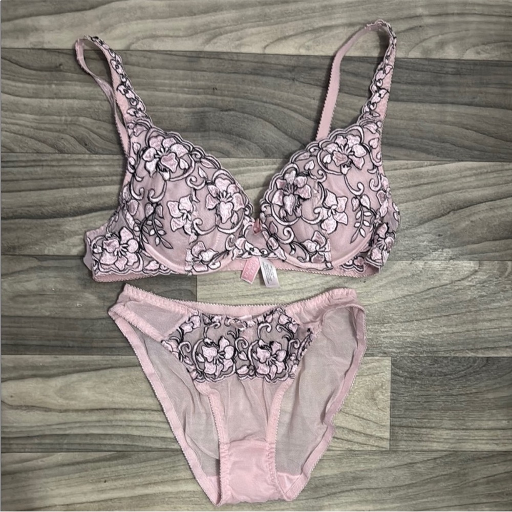 Victoria's Secret Pink Floral Embroidered Valentines Bra Set